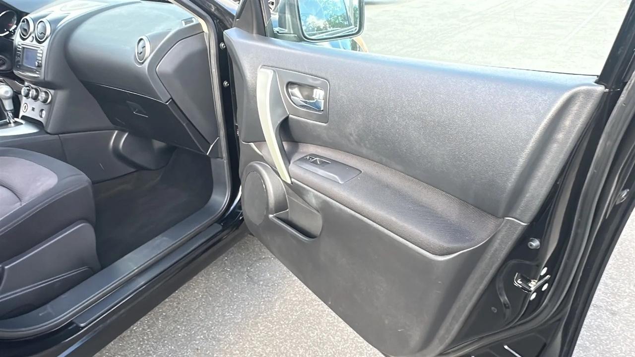 Nissan Rogue  2012