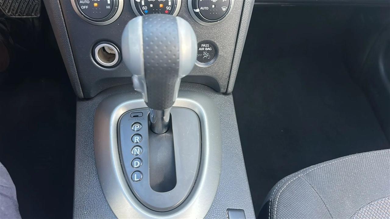 Nissan Rogue  2012