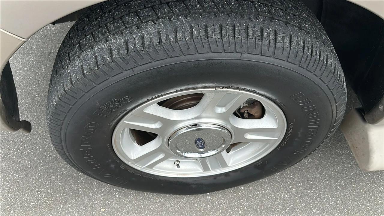 Ford Expedition  2004