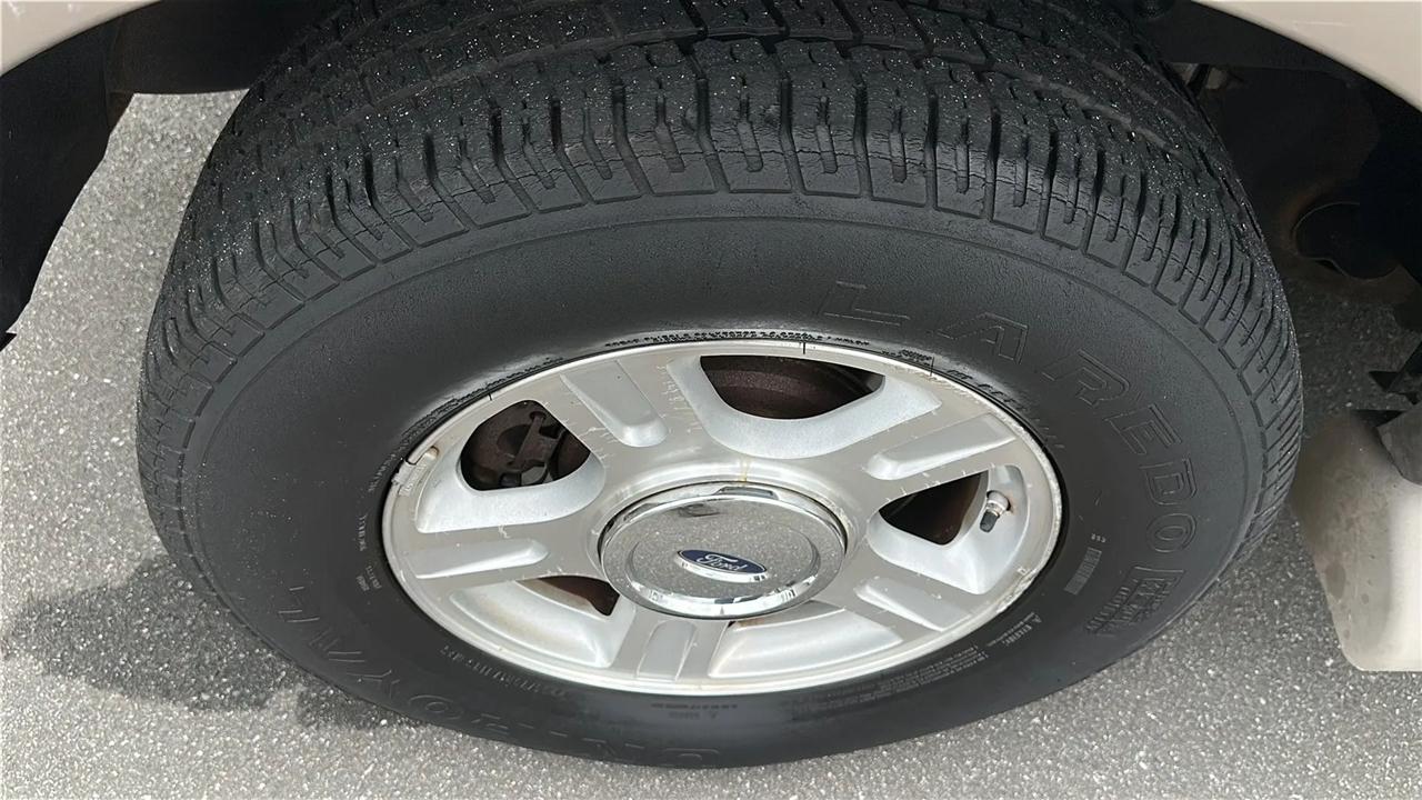 Ford Expedition  2004