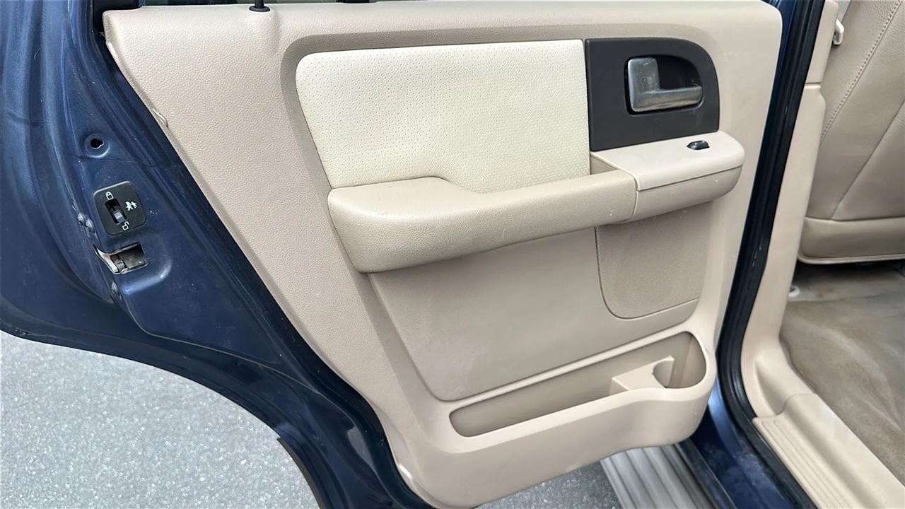 Ford Expedition  2004