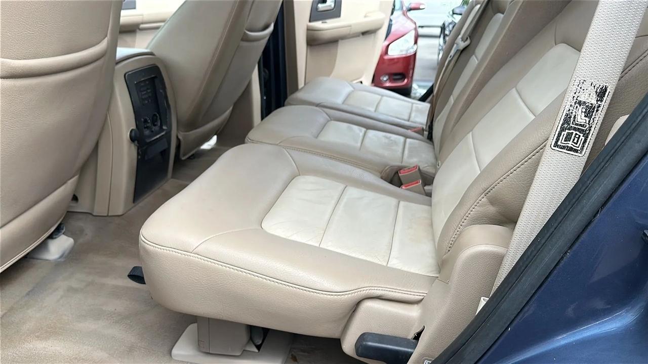 Ford Expedition  2004