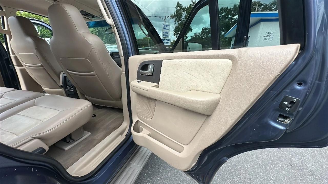 Ford Expedition  2004
