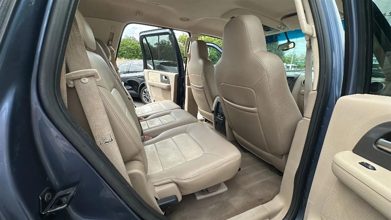 Ford Expedition  2004