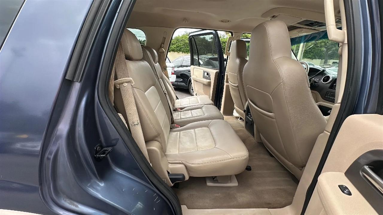 Ford Expedition  2004