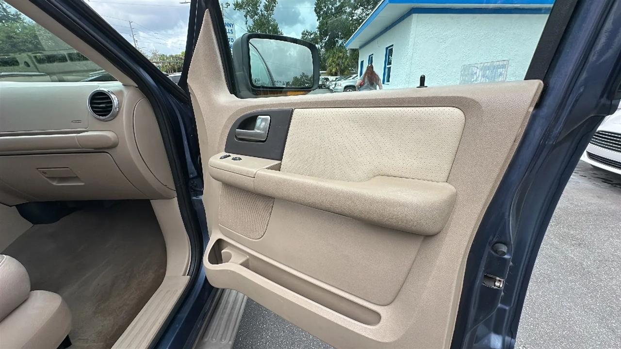 Ford Expedition  2004