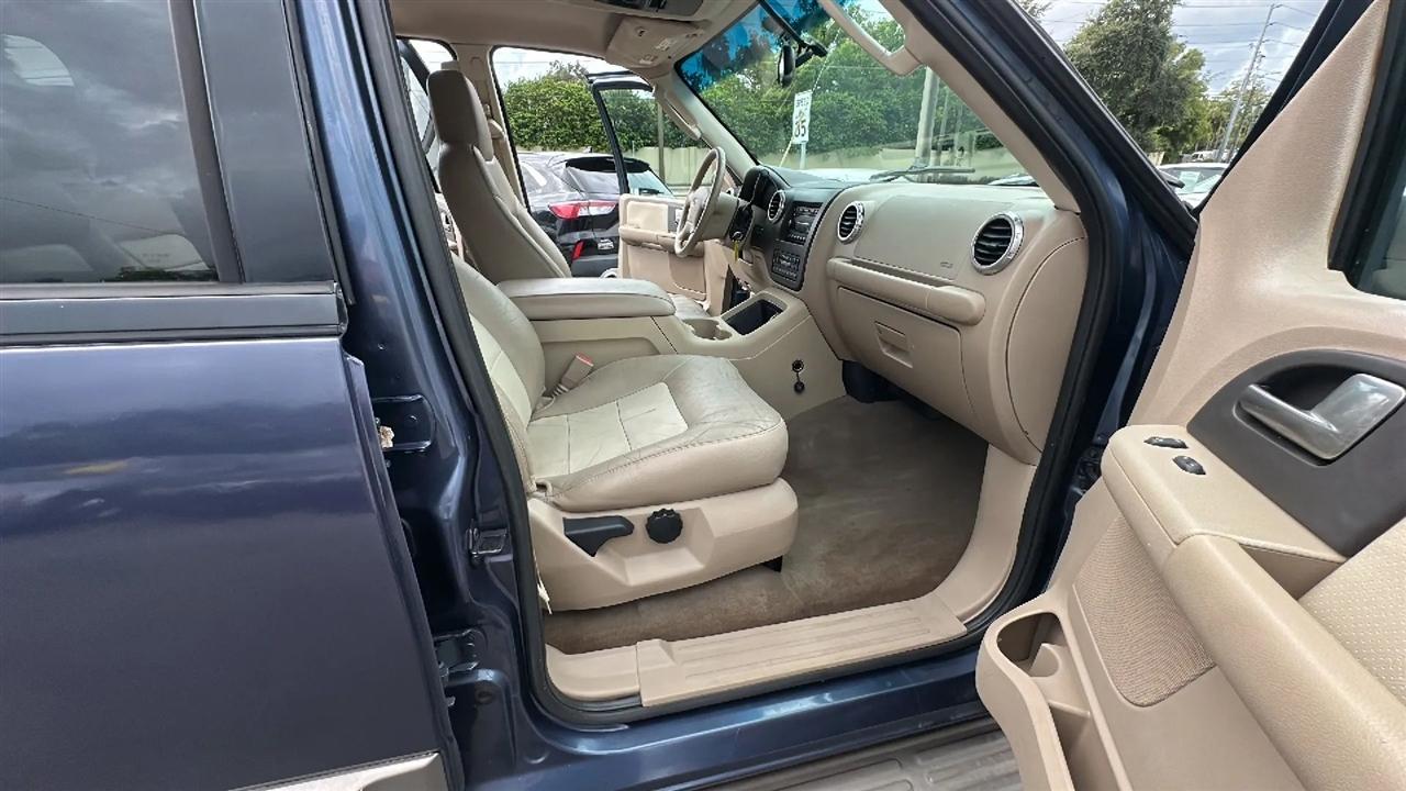 Ford Expedition  2004