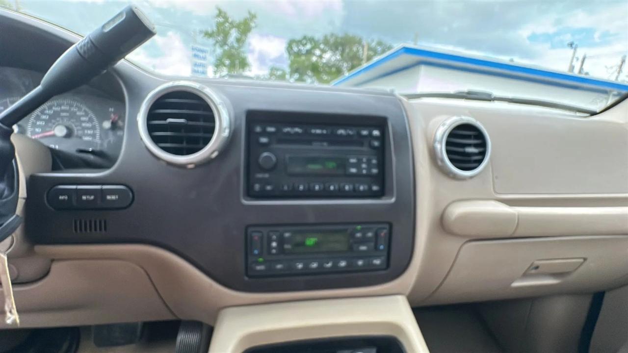 Ford Expedition  2004