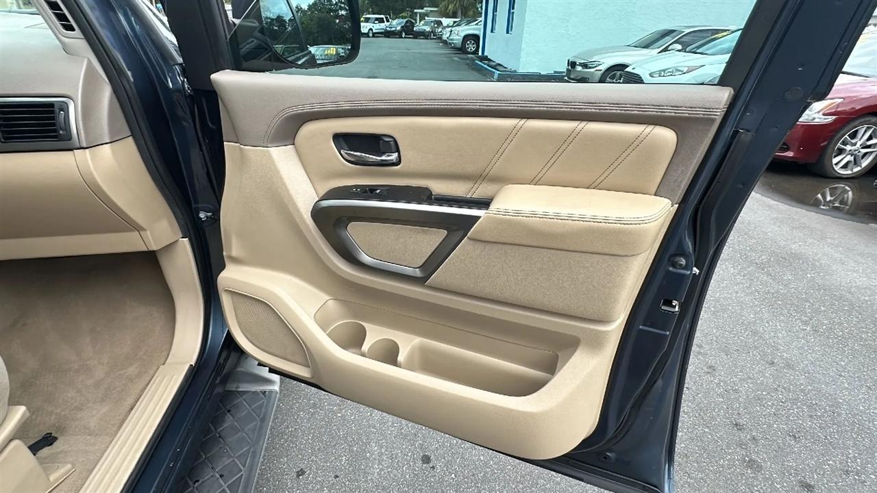 Nissan Armada  2015