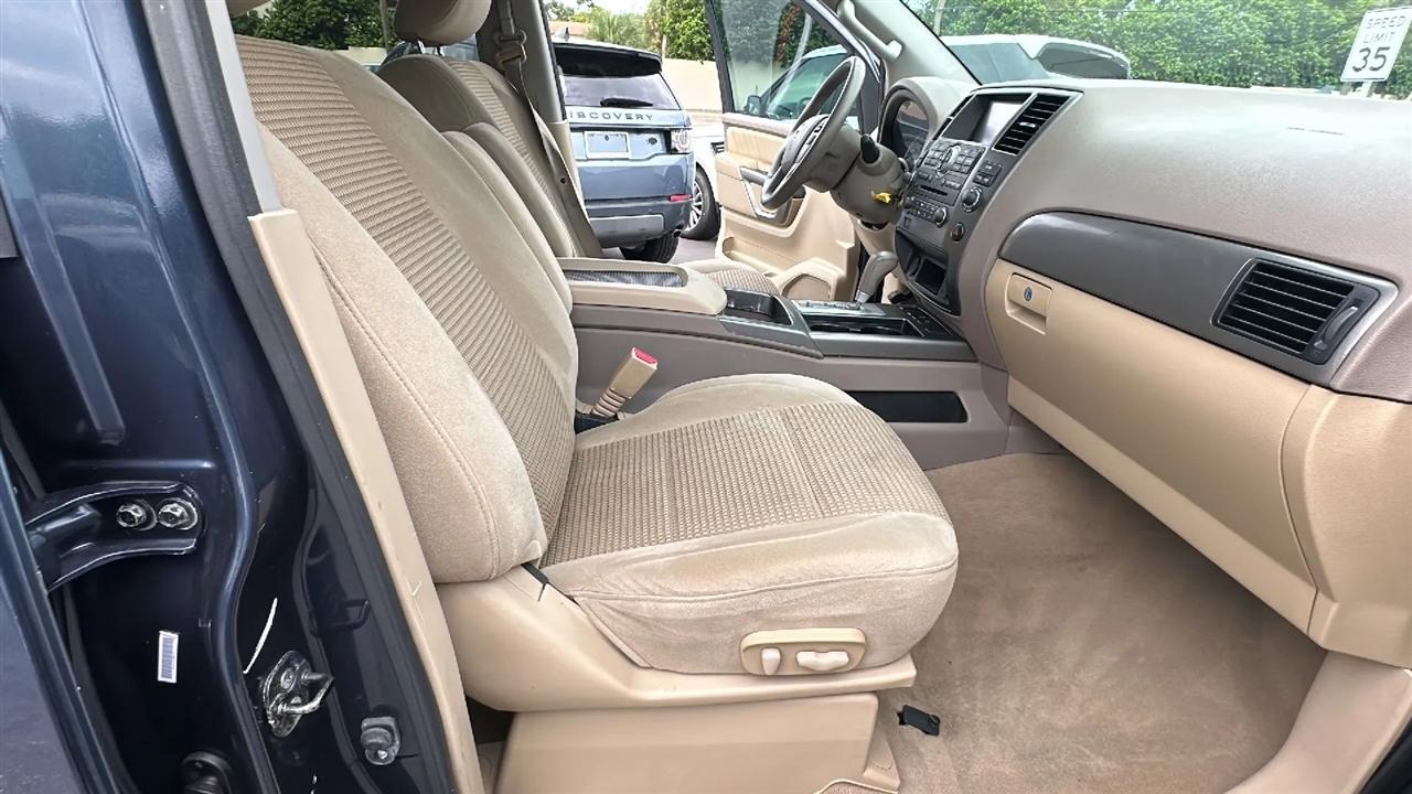 Nissan Armada  2015