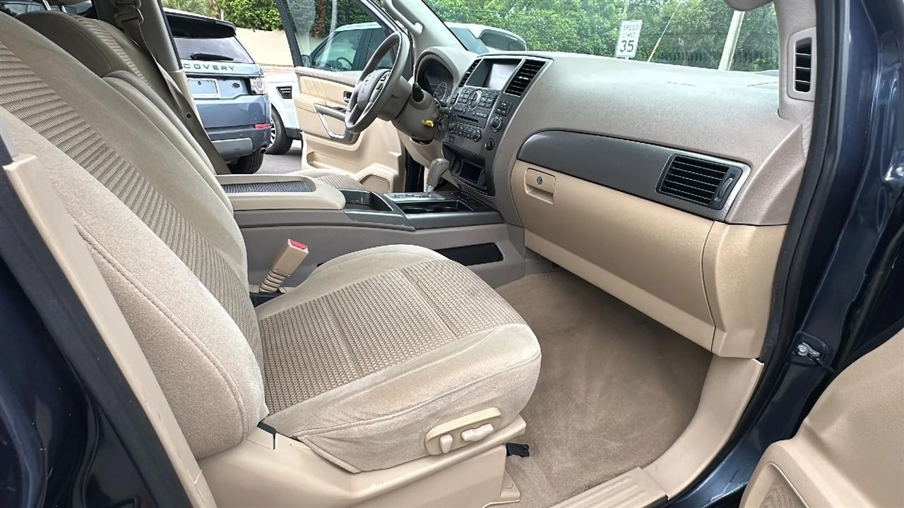 Nissan Armada  2015