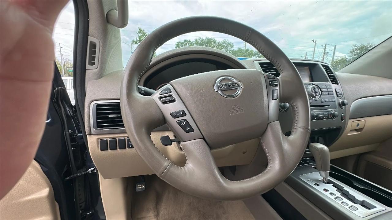 Nissan Armada  2015