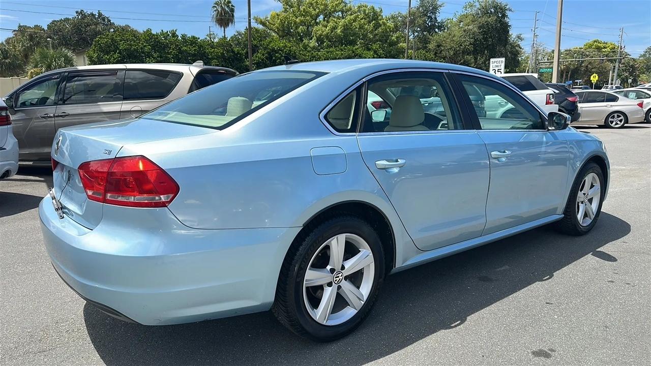 Volkswagen Passat  2013