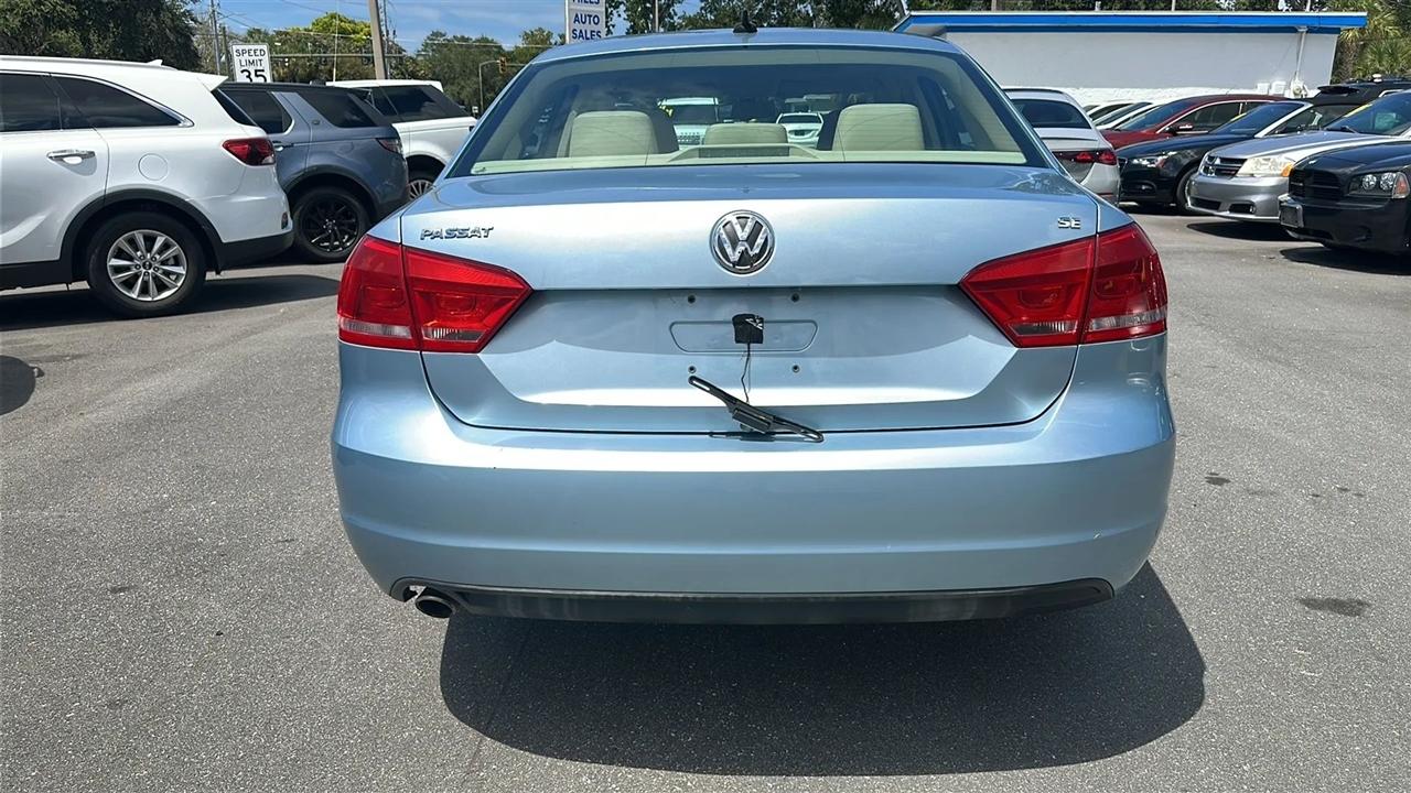 Volkswagen Passat  2013