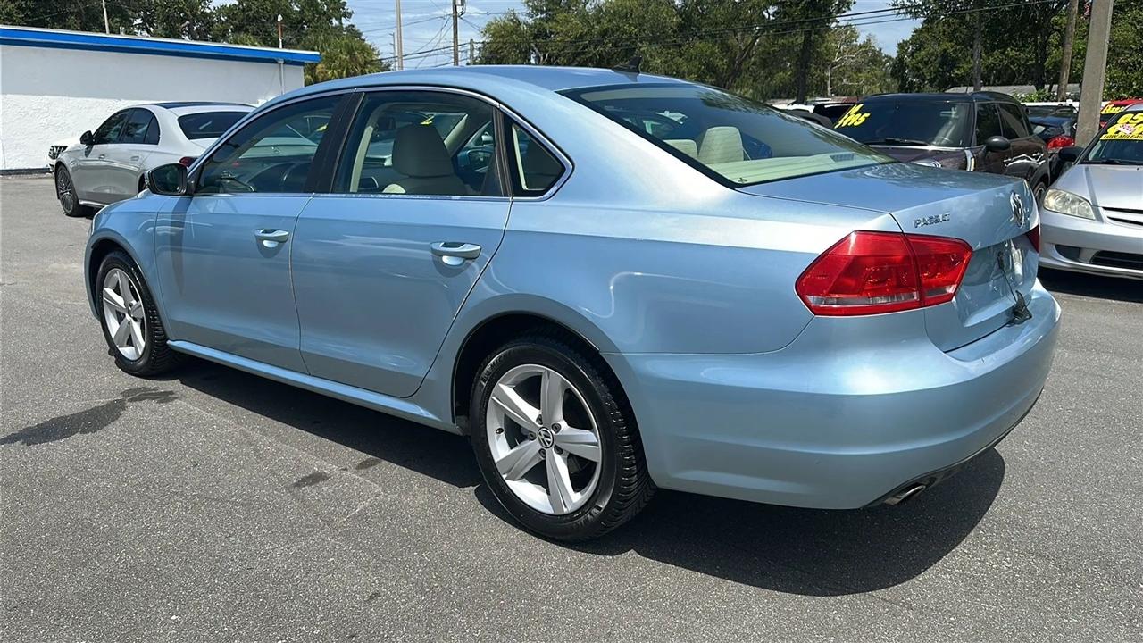 Volkswagen Passat  2013