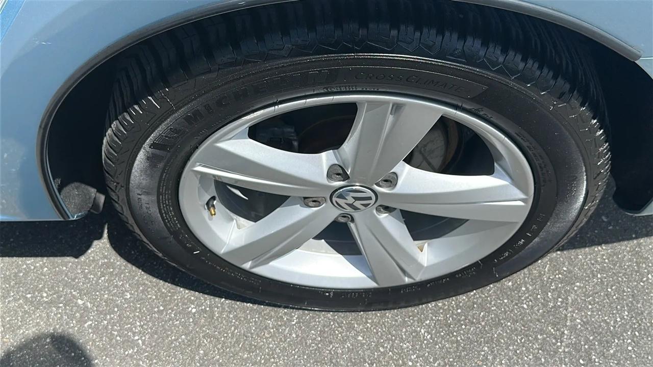 Volkswagen Passat  2013