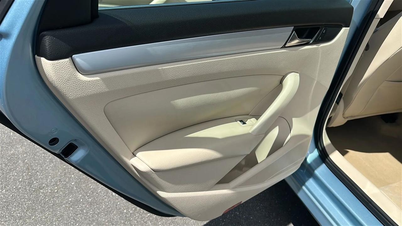 Volkswagen Passat  2013