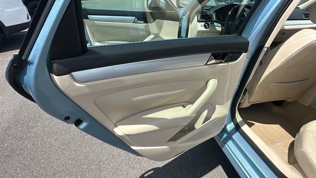 Volkswagen Passat  2013