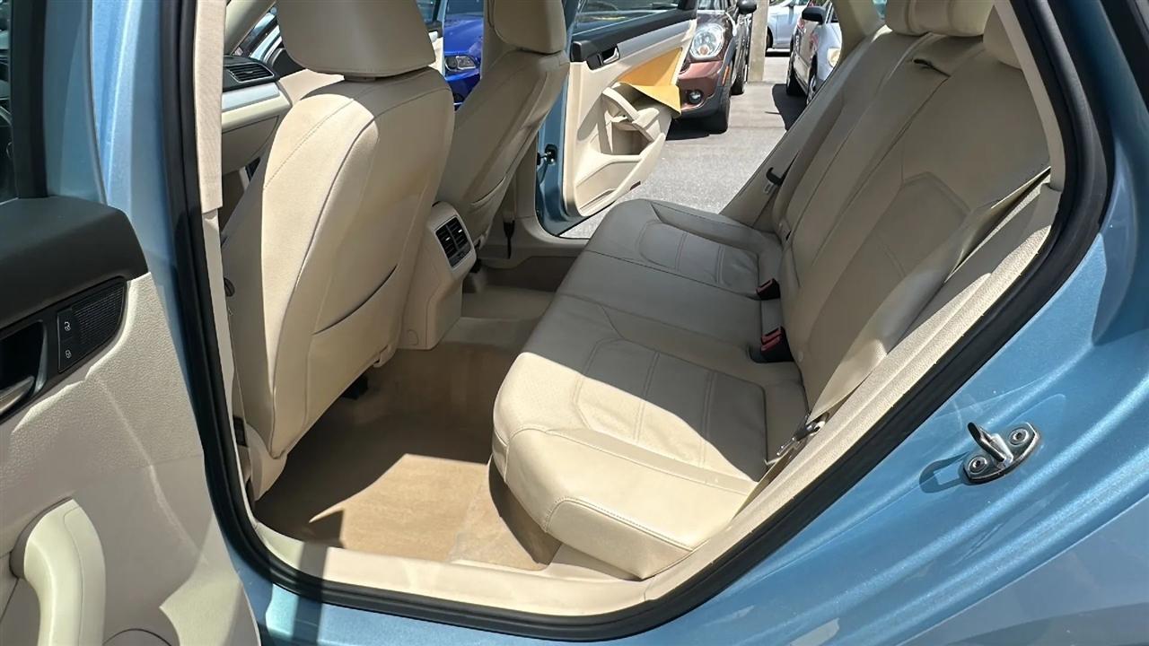 Volkswagen Passat  2013