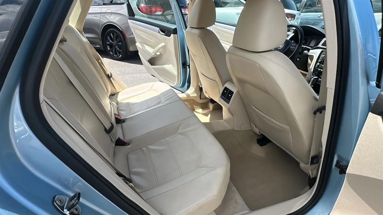 Volkswagen Passat  2013