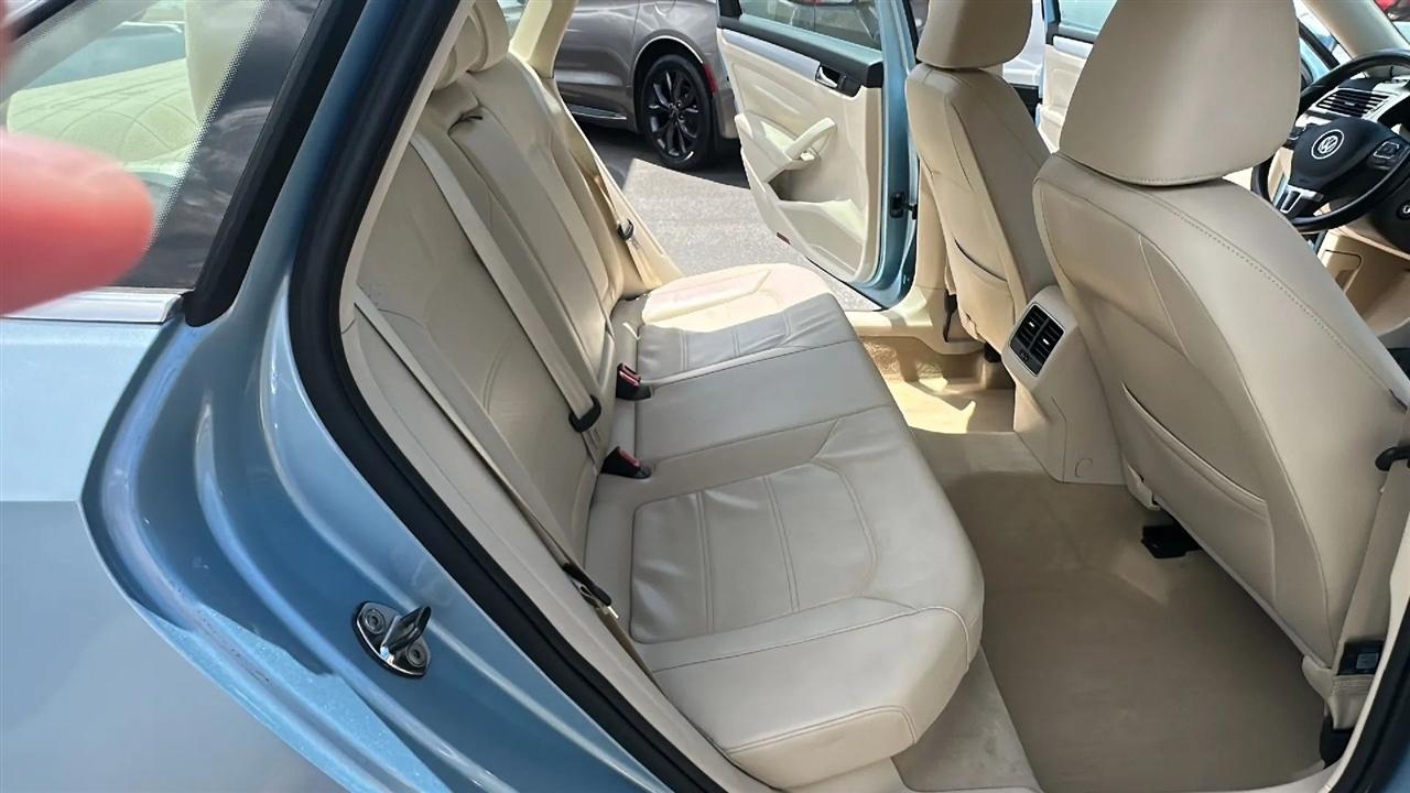 Volkswagen Passat  2013