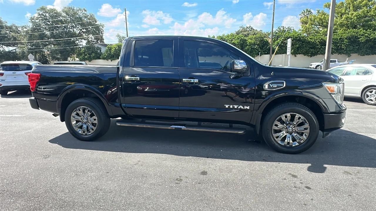 Nissan Titan  2017