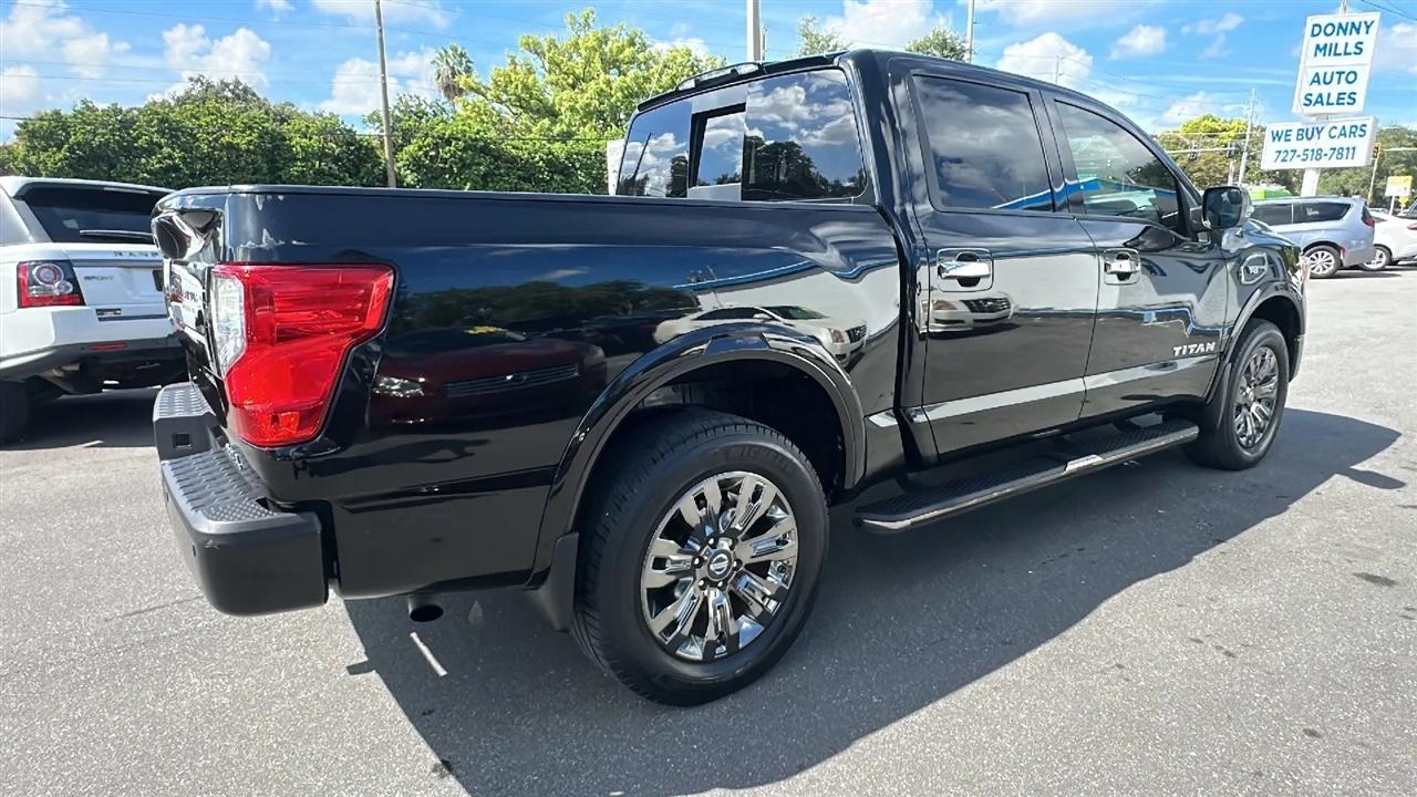Nissan Titan  2017