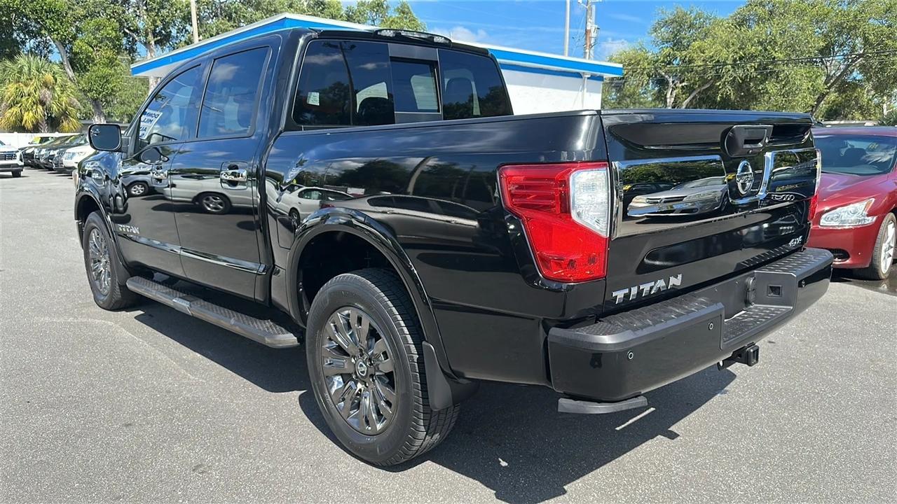 Nissan Titan  2017