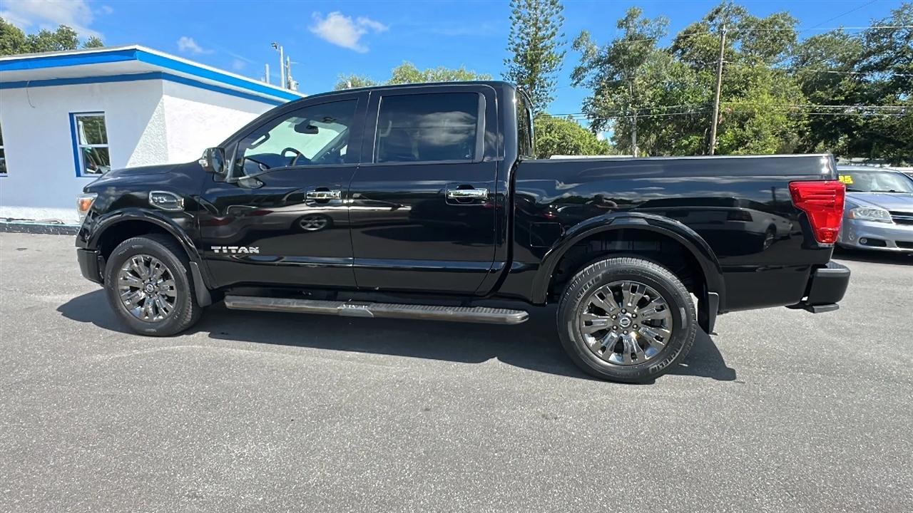 Nissan Titan  2017