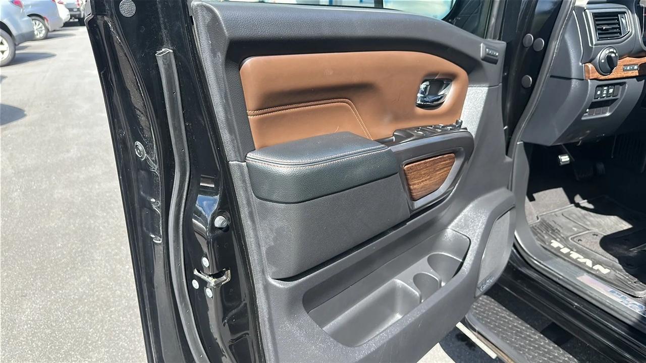 Nissan Titan  2017