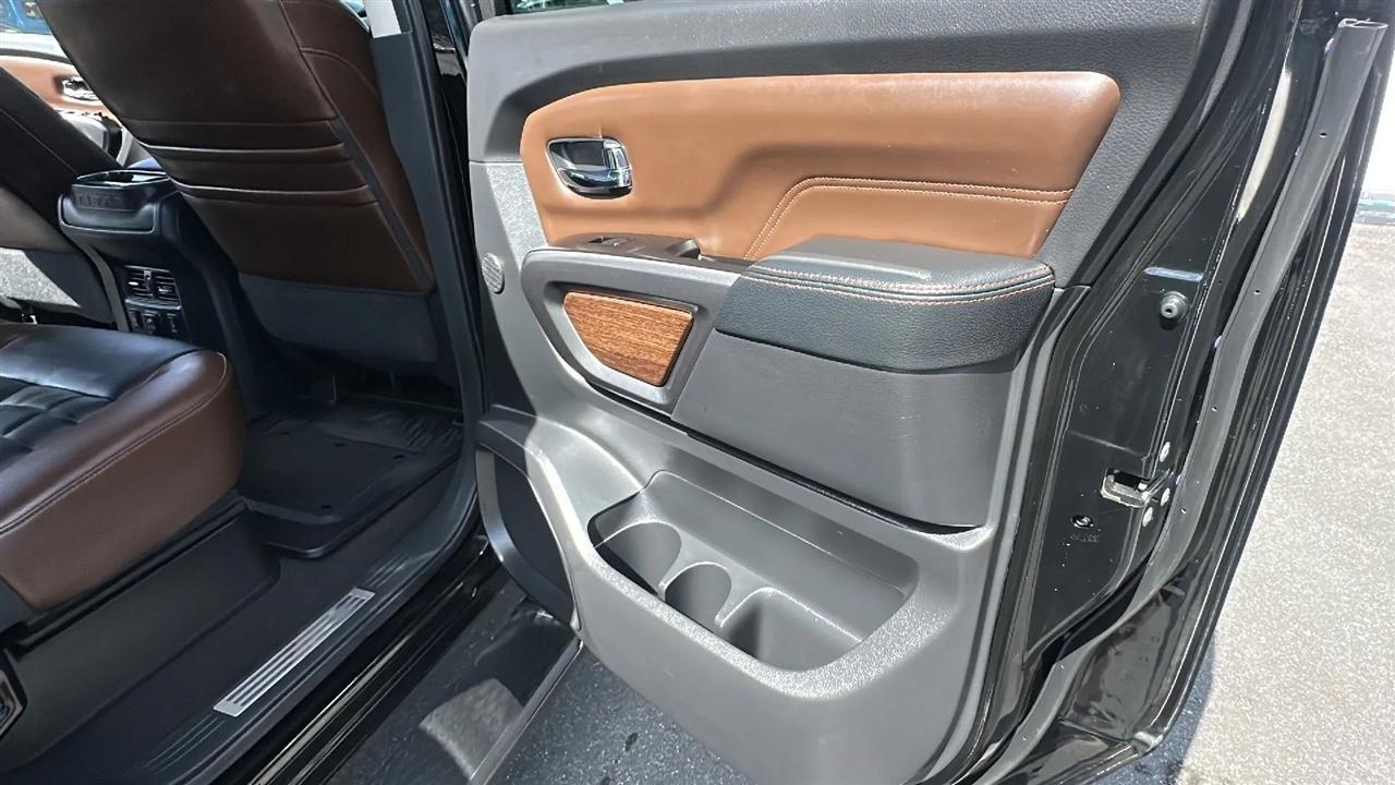 Nissan Titan  2017