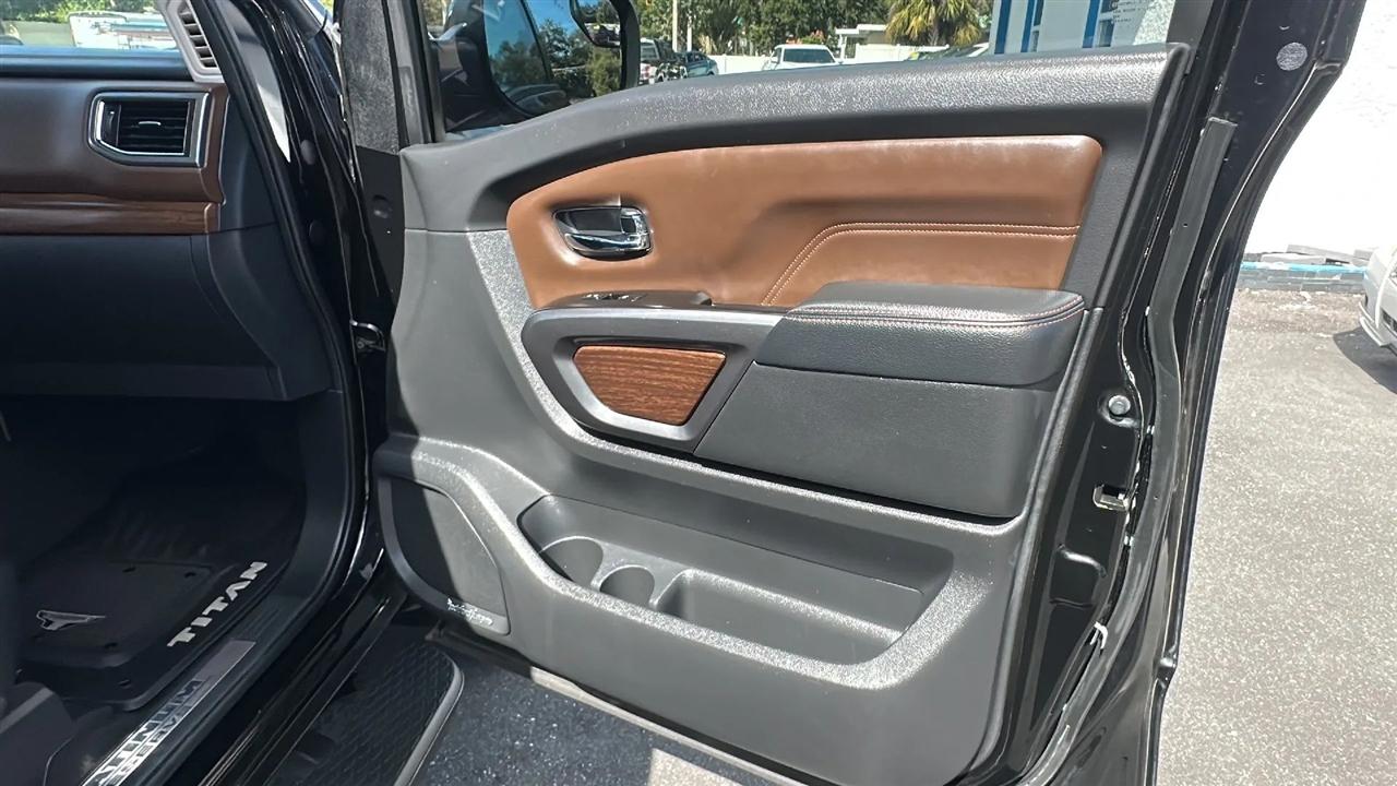 Nissan Titan  2017