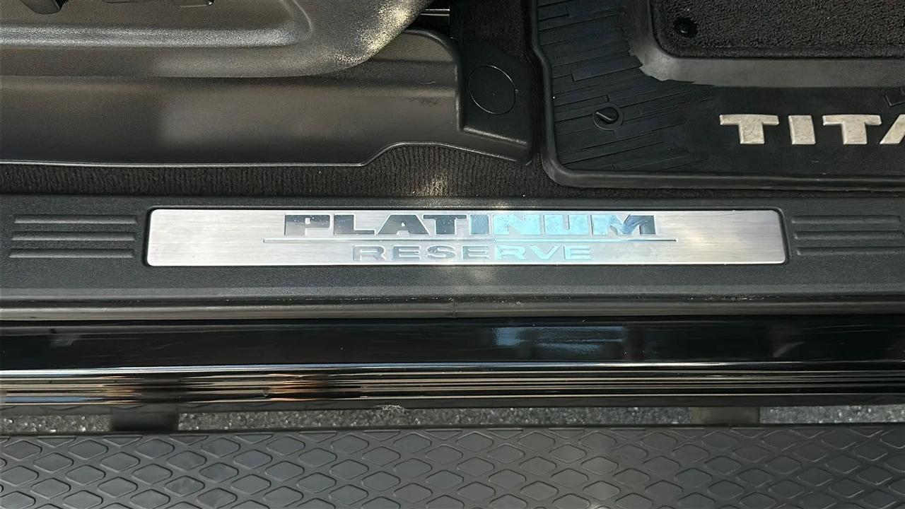 Nissan Titan  2017