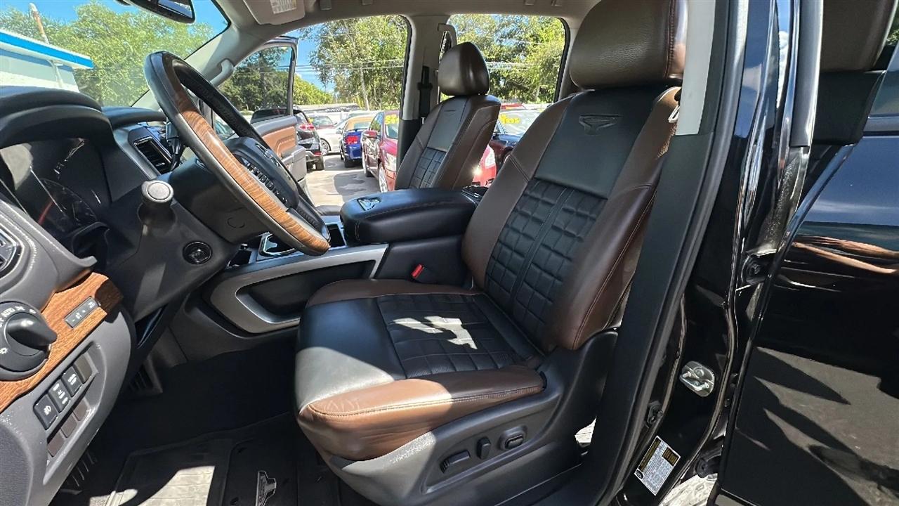 Nissan Titan  2017