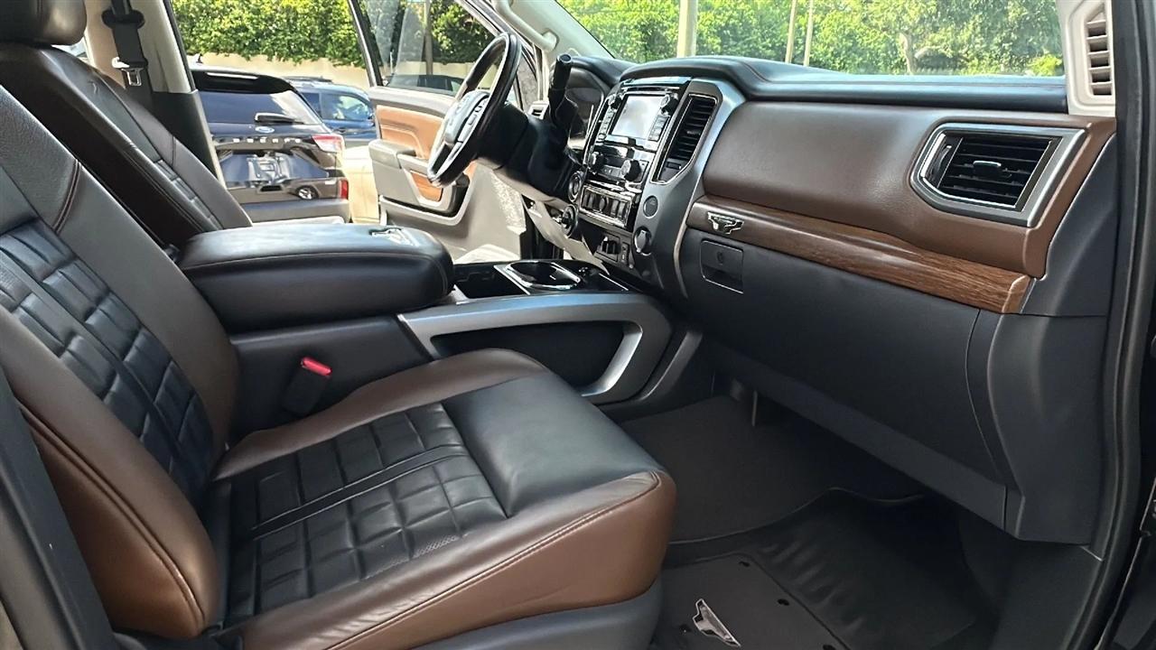 Nissan Titan  2017