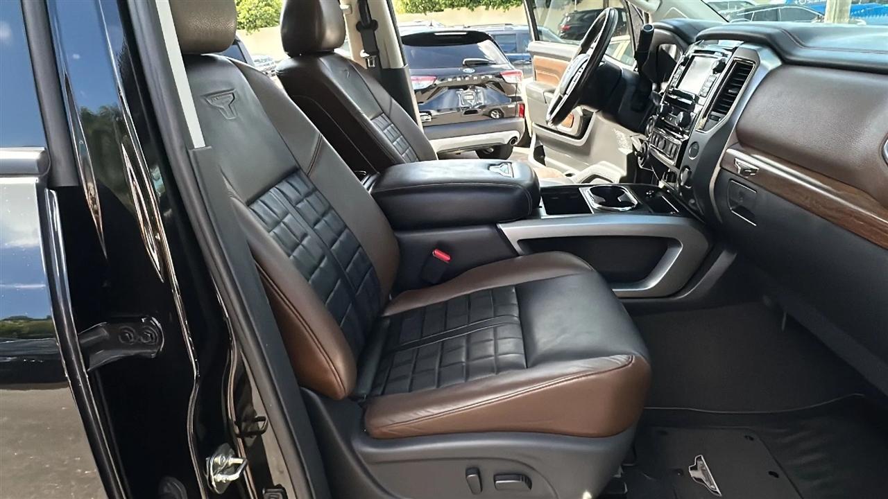 Nissan Titan  2017