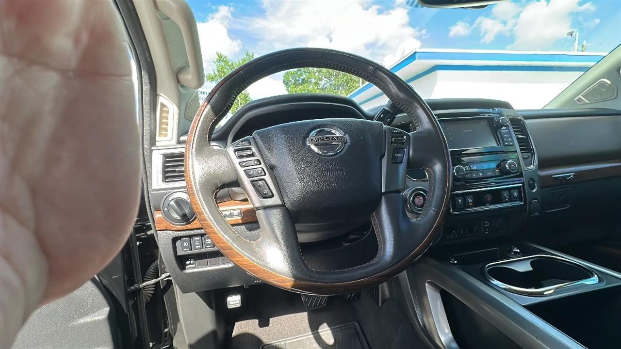 Nissan Titan  2017