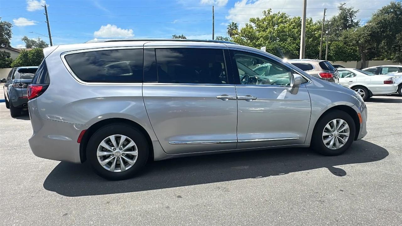 Chrysler Pacifica  2019