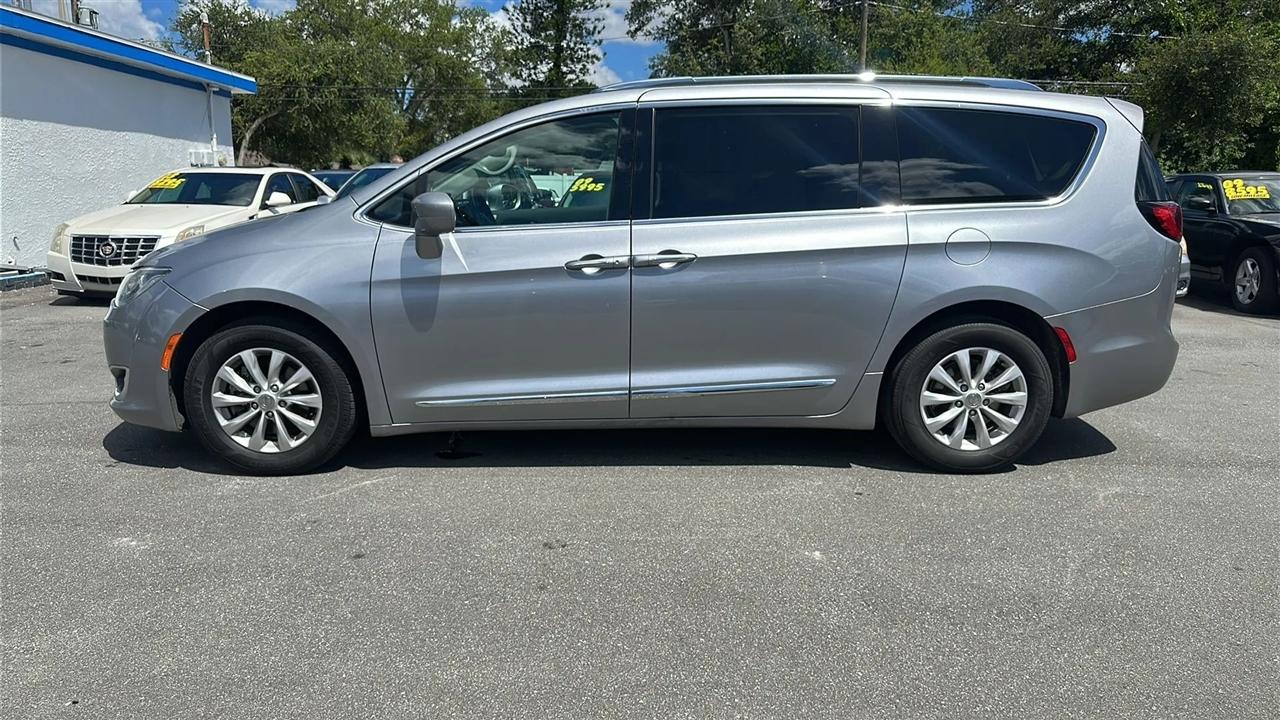 Chrysler Pacifica  2019