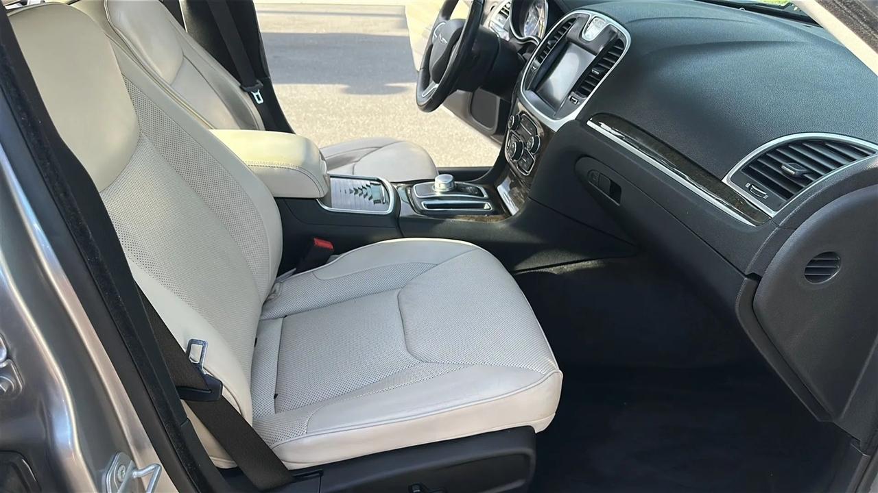 Chrysler 300  2015