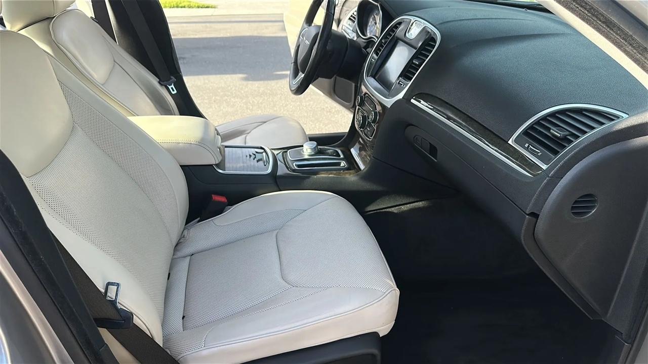 Chrysler 300  2015