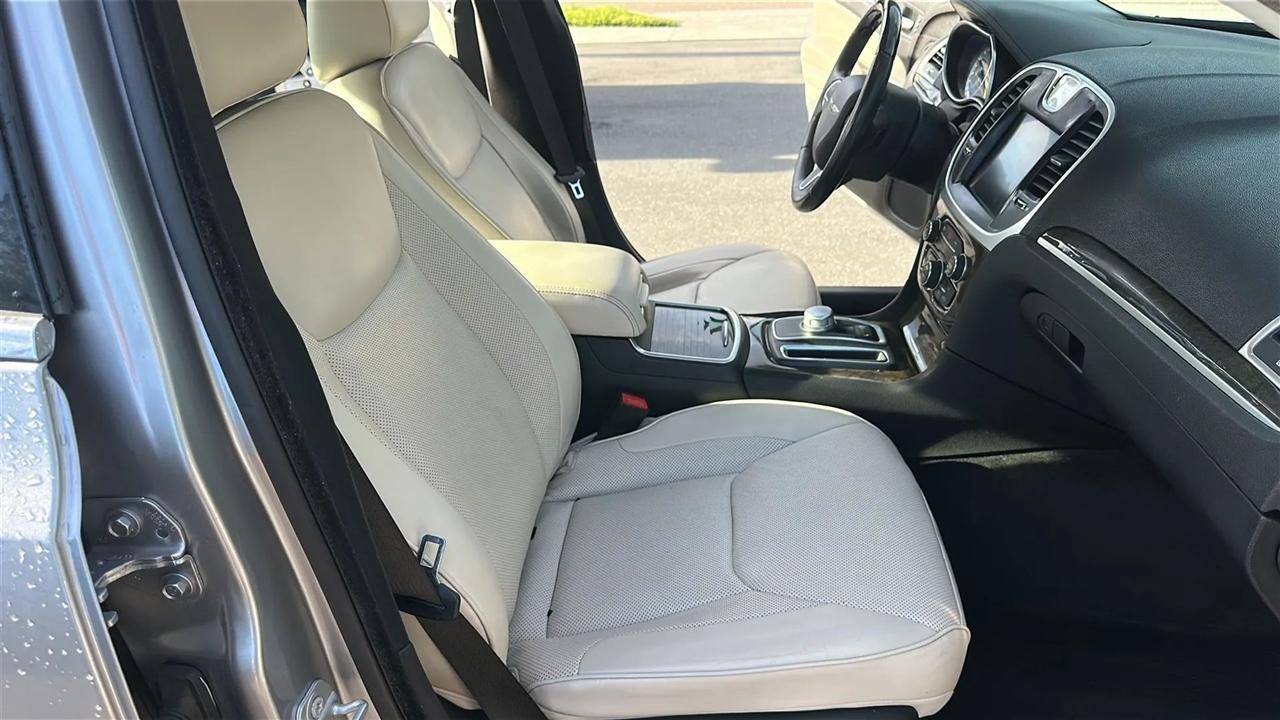 Chrysler 300  2015