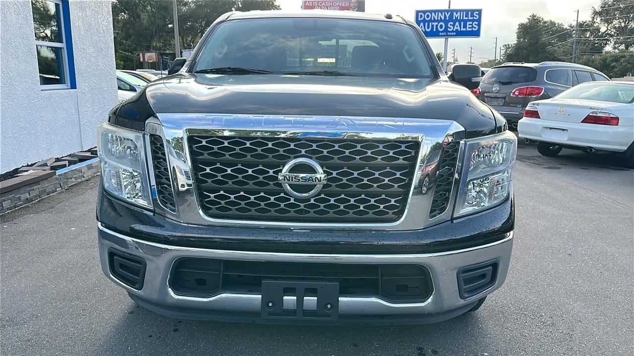 Nissan Titan  2017