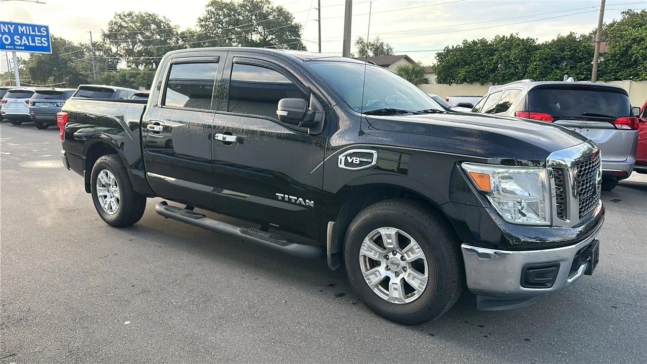 Nissan Titan  2017