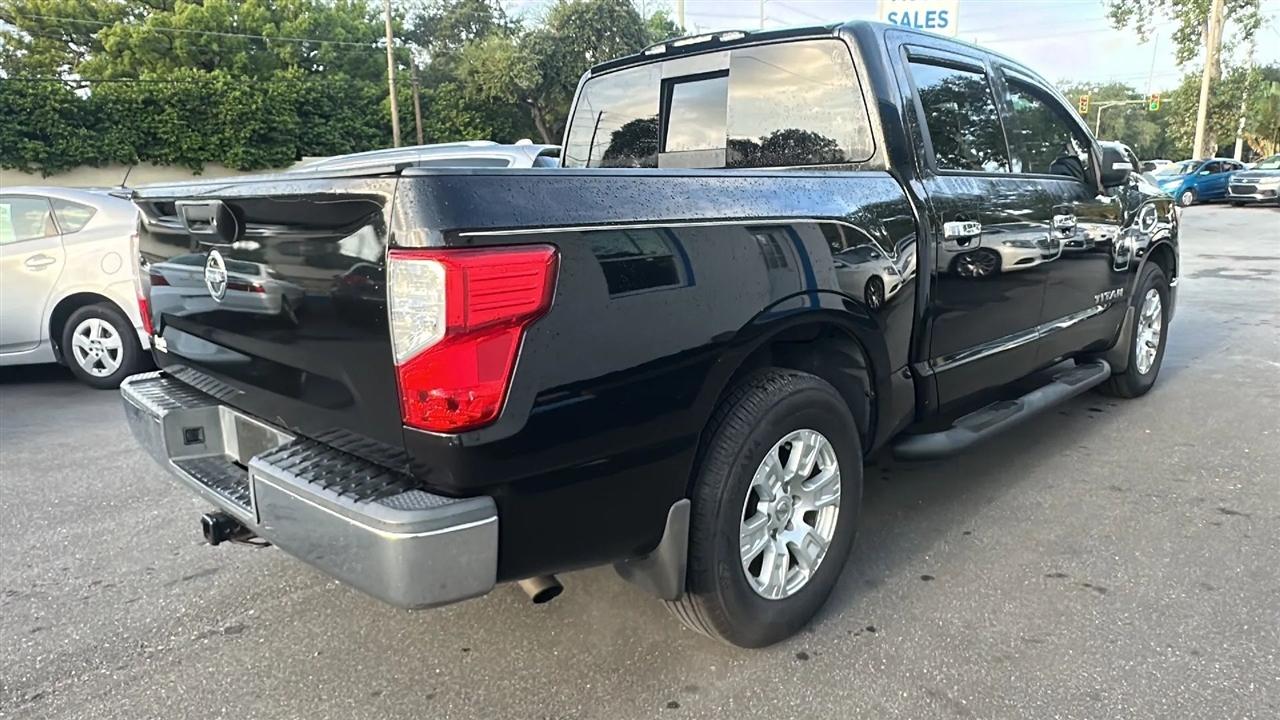 Nissan Titan  2017