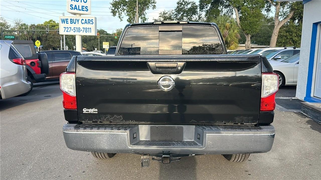 Nissan Titan  2017