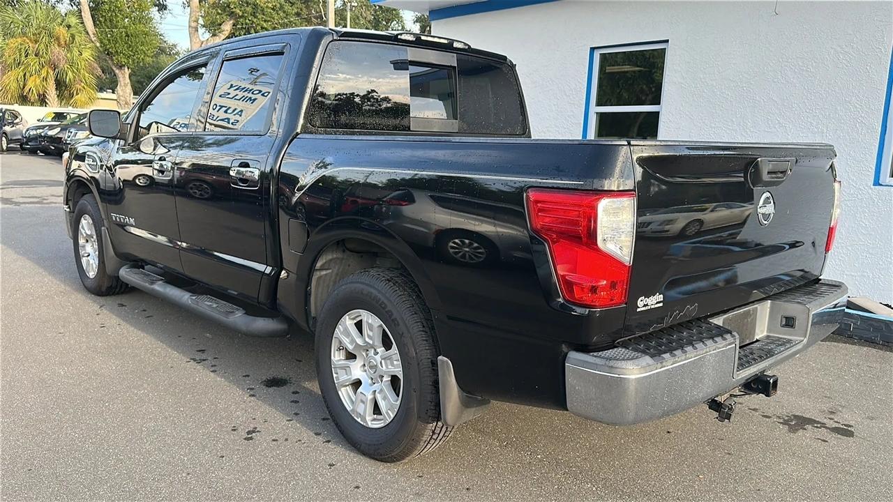 Nissan Titan  2017