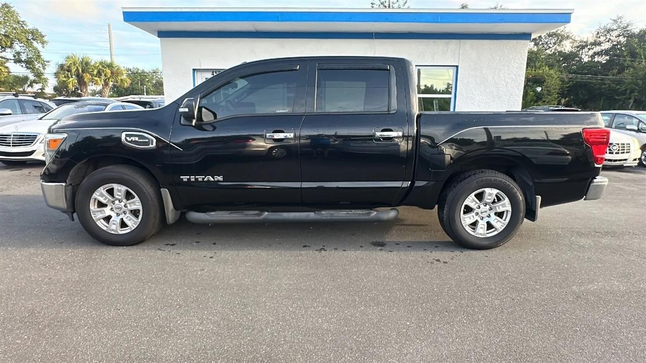 Nissan Titan  2017