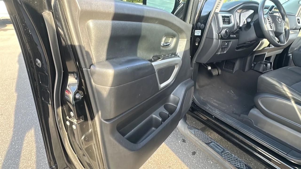 Nissan Titan  2017