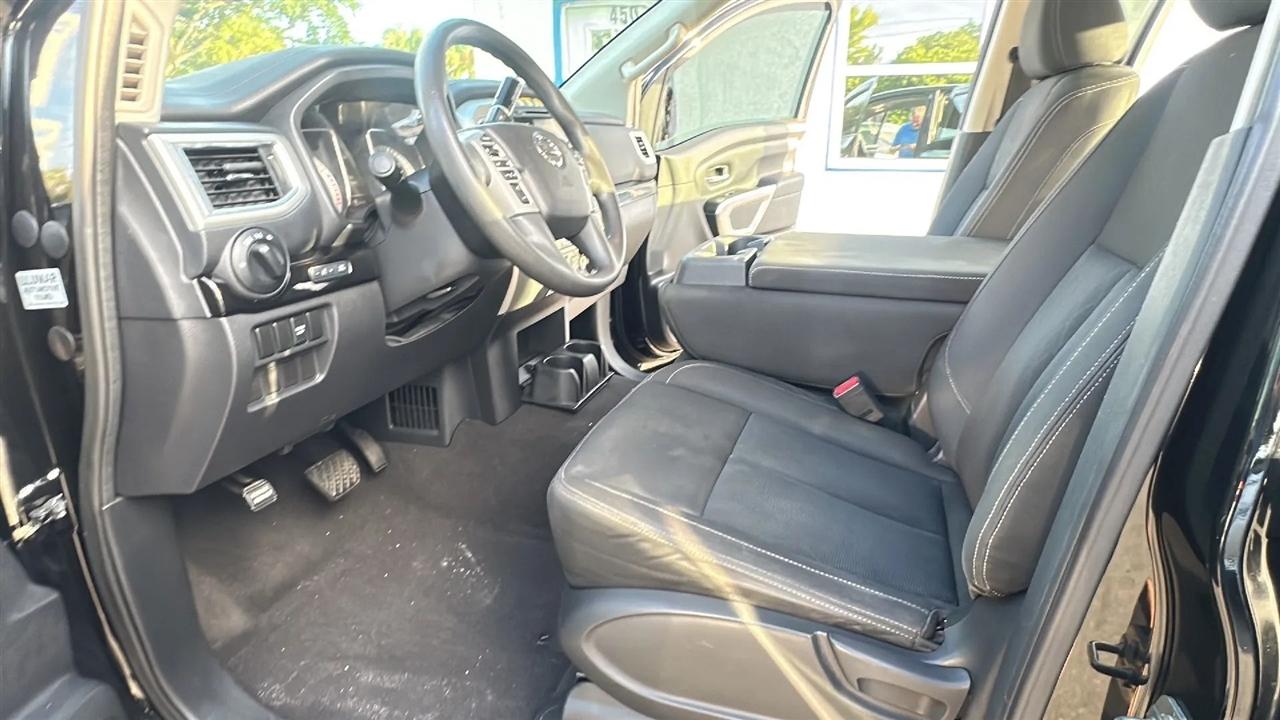 Nissan Titan  2017